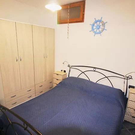 Blue Nest * Buggerru